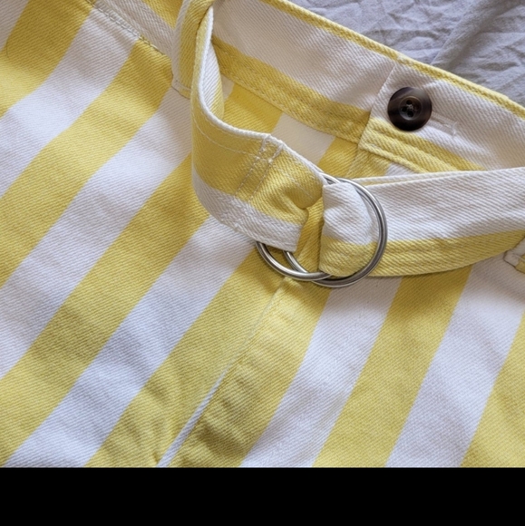 GAP womens size 12 tall, High Rise Yellow stripe short - Picture 8 of 11